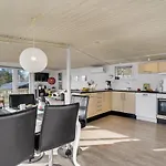 Stunning In With Kitchen