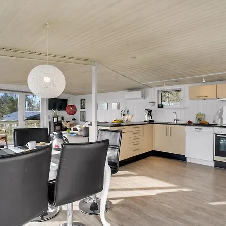 Stunning In With Kitchen