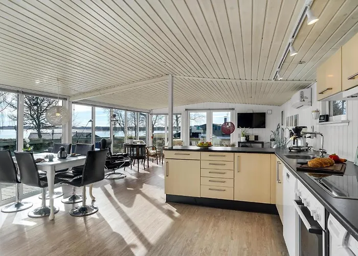 Stunning In With Kitchen Сasa de vacaciones *